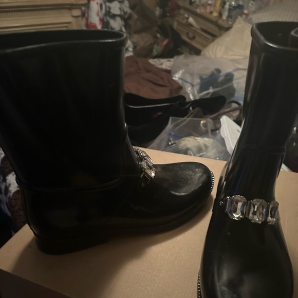 Boots - Picture 1 of 3